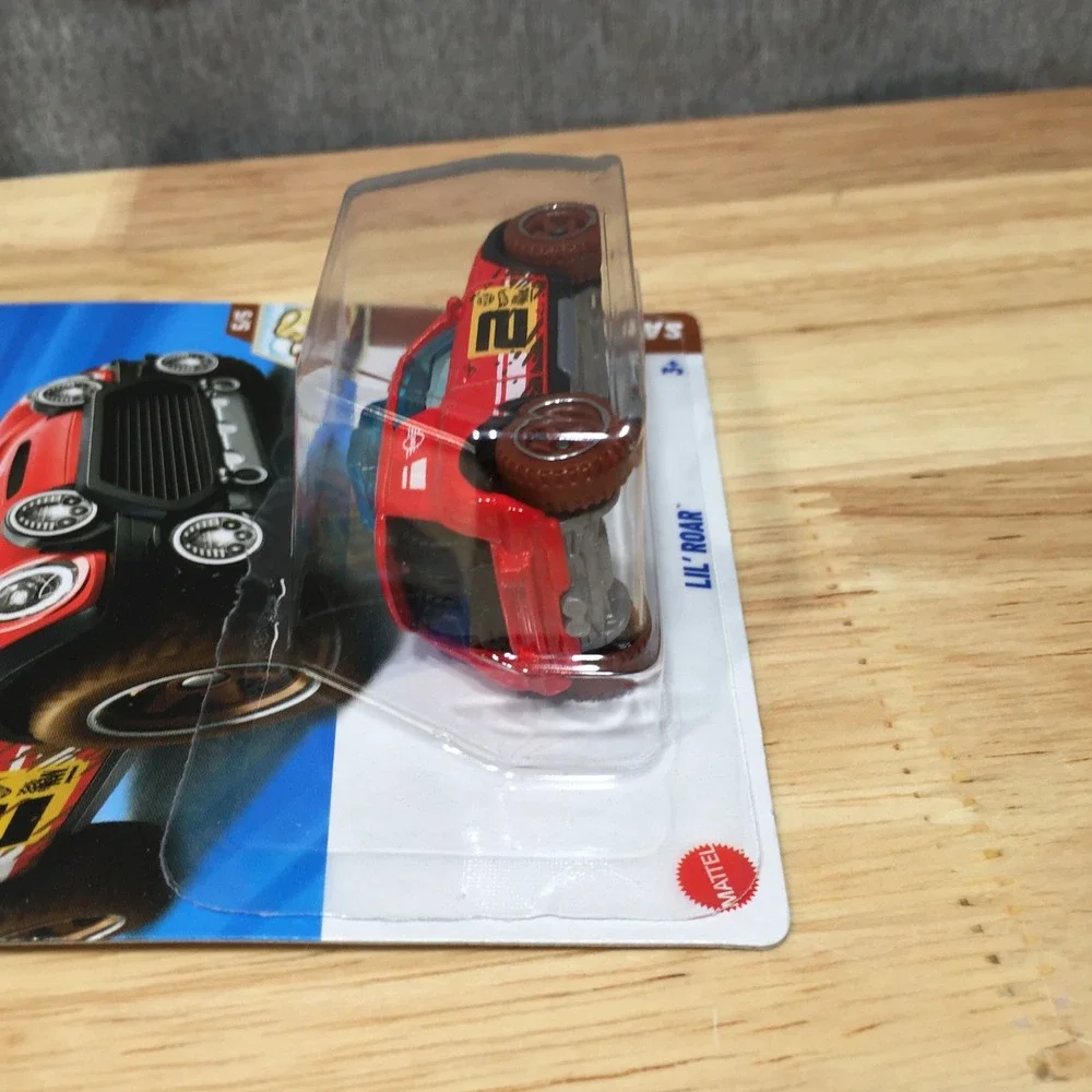 Hot Wheels Toy Car 2025 Safari Mode Lil' Roar 203/250 1:64 Red